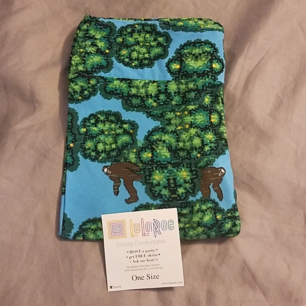 LuLaRoe NWT OS Original BigFoot Leggings